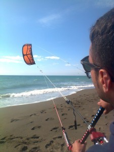 corsi-di-kitesurf-lezioni-di-kitesuf-vada-spiagge-bianche-classi-di-kitesurf-piero1-225x300