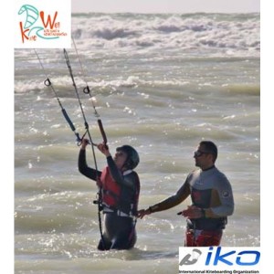corso-kitesurf-kite-kitesurfing-scuola-classe-toscana-vada-spaigge-bianche-cecina-livorno-istruttore-iko-class-instructor